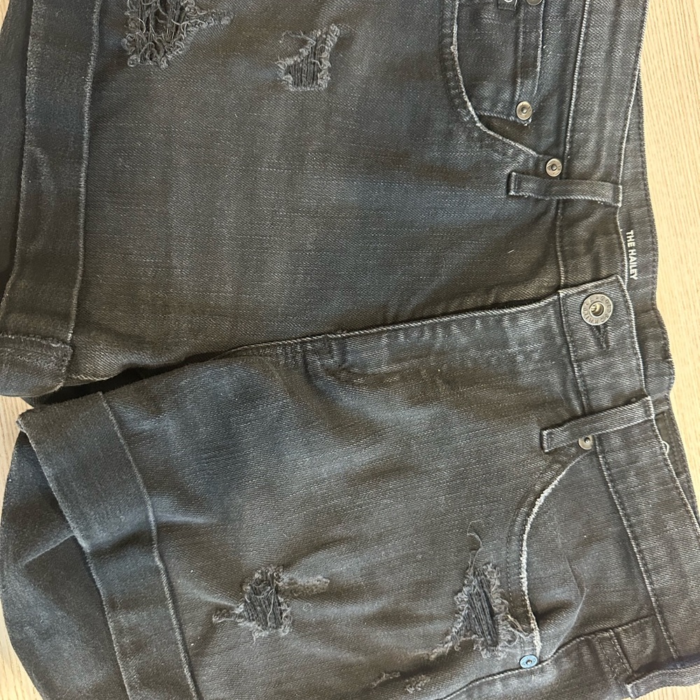 AG Adriano Goldschmied Black Distressed Shorts: size‎ 28 EUC